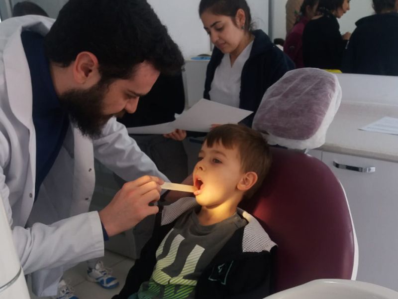 Uluslararası İngilizce Çocuk Kulübü’nden öğrencilerine diş kontrolü